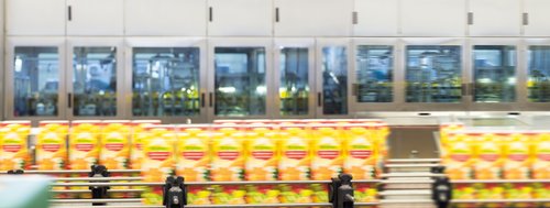 Pfanner B2B Lohnabfüllung Weichpackungen Abfüllung von Weichpackungen auf Förderband