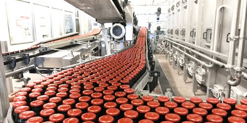 Pfanner B2B Lohnabfüllung Produktion Glasflasche Abfüllung von Getränken in Glasflaschen